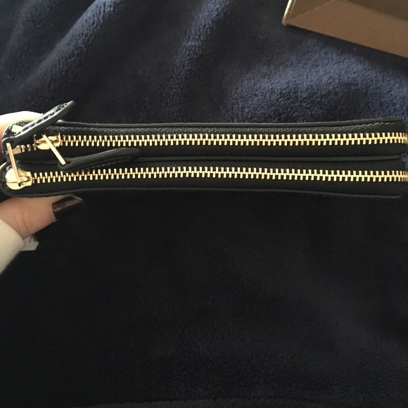 NWT Coach Wristlet - Picture 4 of 6